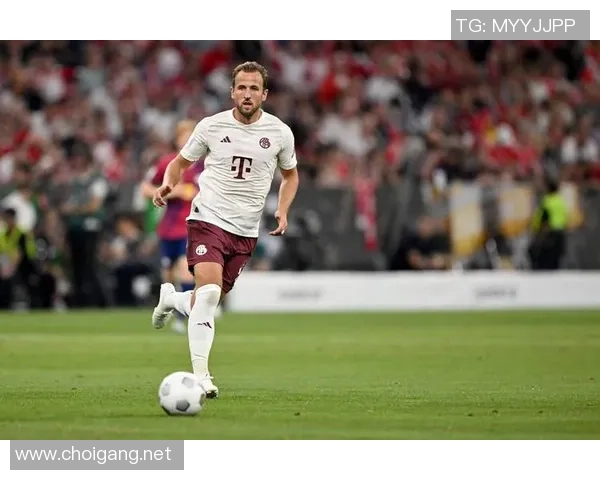 足球明星的私密瞬间曝光引发热议与争议的背后故事